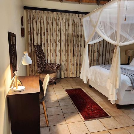 Orange Gecko Cottage พาลาบอร์วา ภายนอก รูปภาพ
